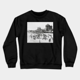 Atlantic City Beach & Boardwalk, 1910. Vintage Photo Crewneck Sweatshirt